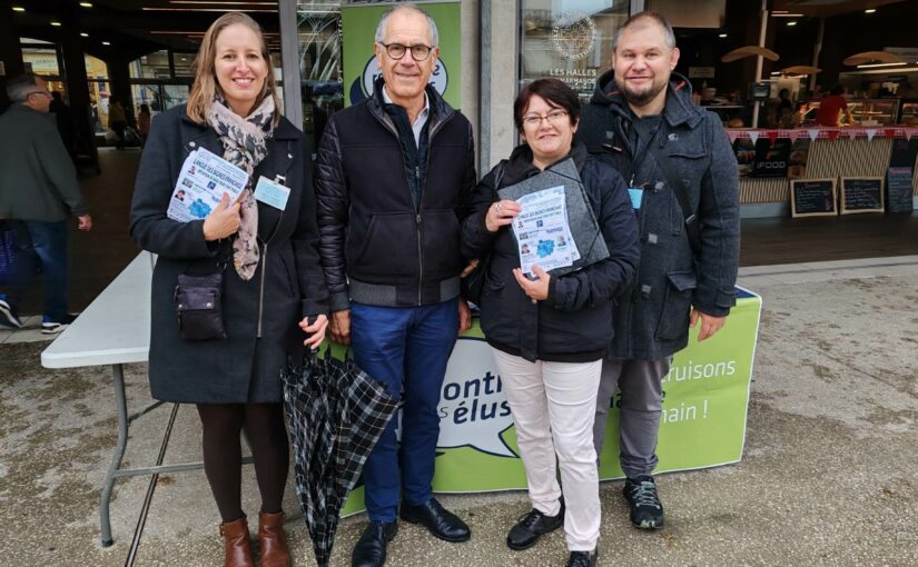 Distribution de flyers sur le marché de Marmande