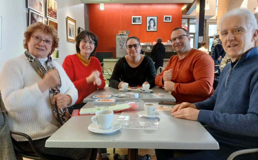 Café signes à Agen