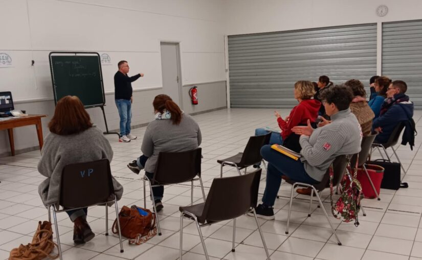 Séance base LSF à Périgueux